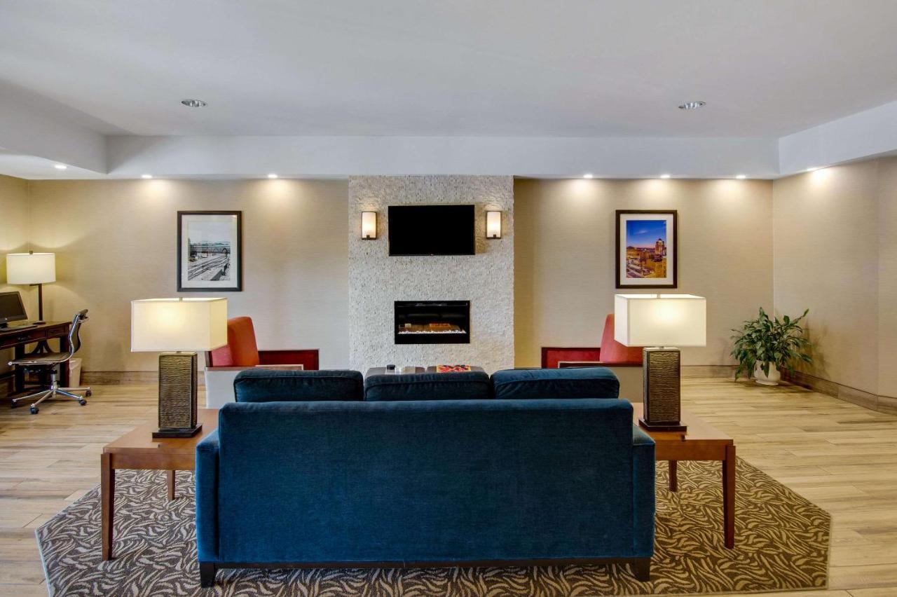 Comfort Inn Airport Roanoke Bagian luar foto