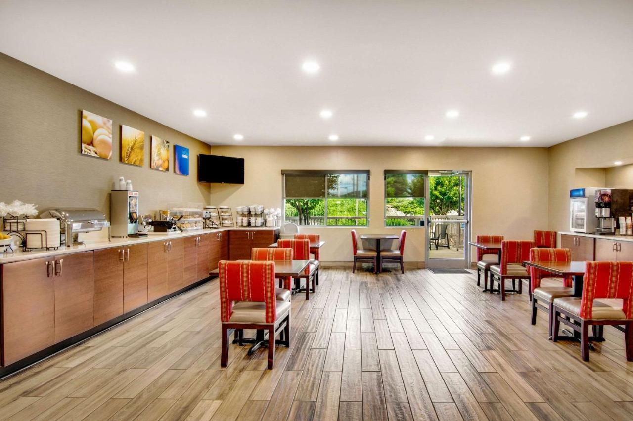 Comfort Inn Airport Roanoke Bagian luar foto