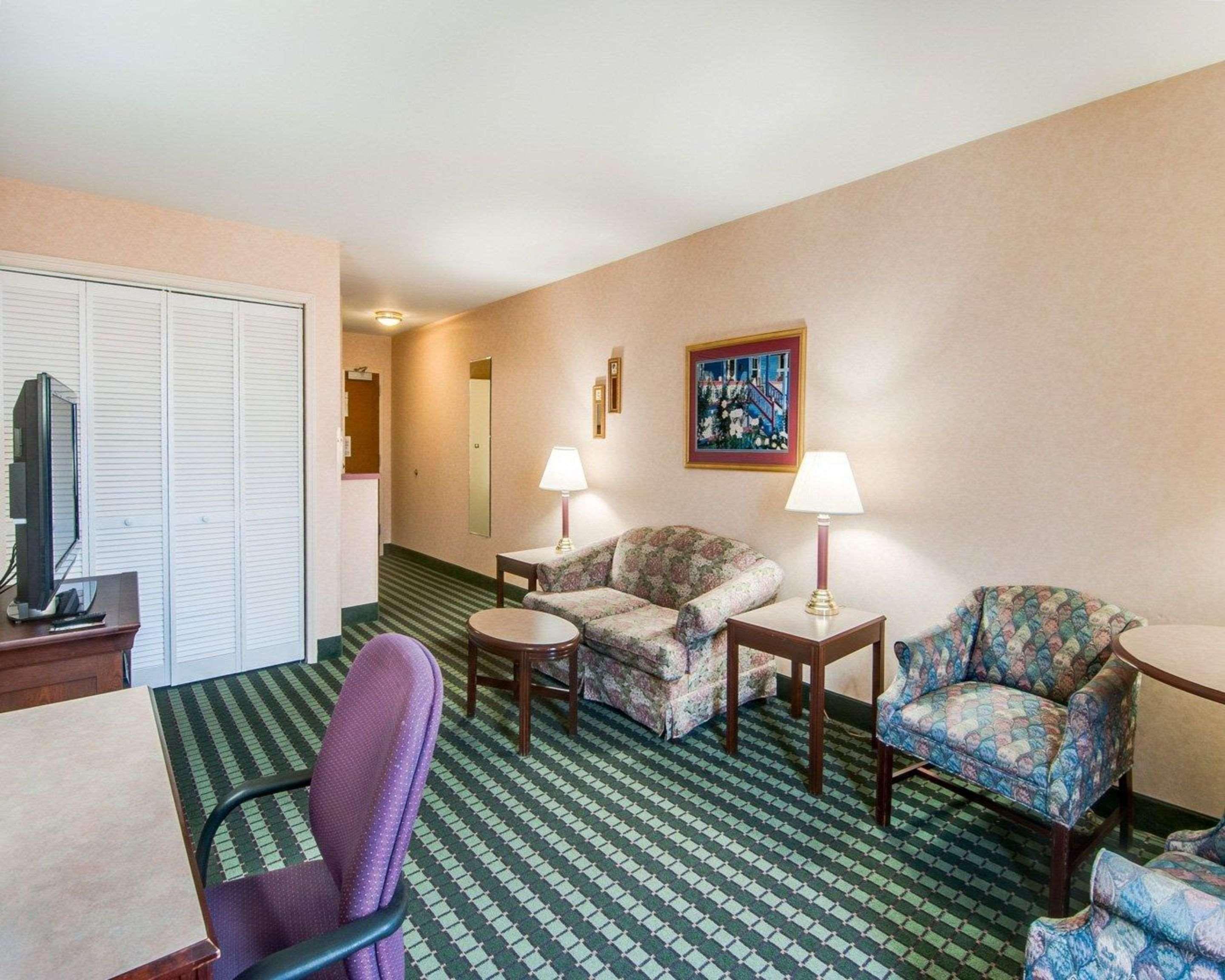 Comfort Inn Airport Roanoke Bagian luar foto