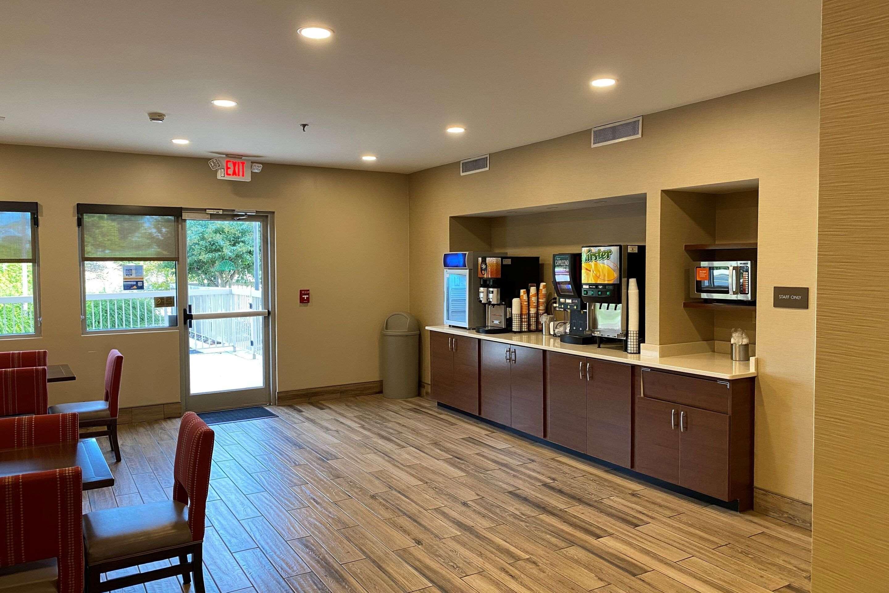 Comfort Inn Airport Roanoke Bagian luar foto