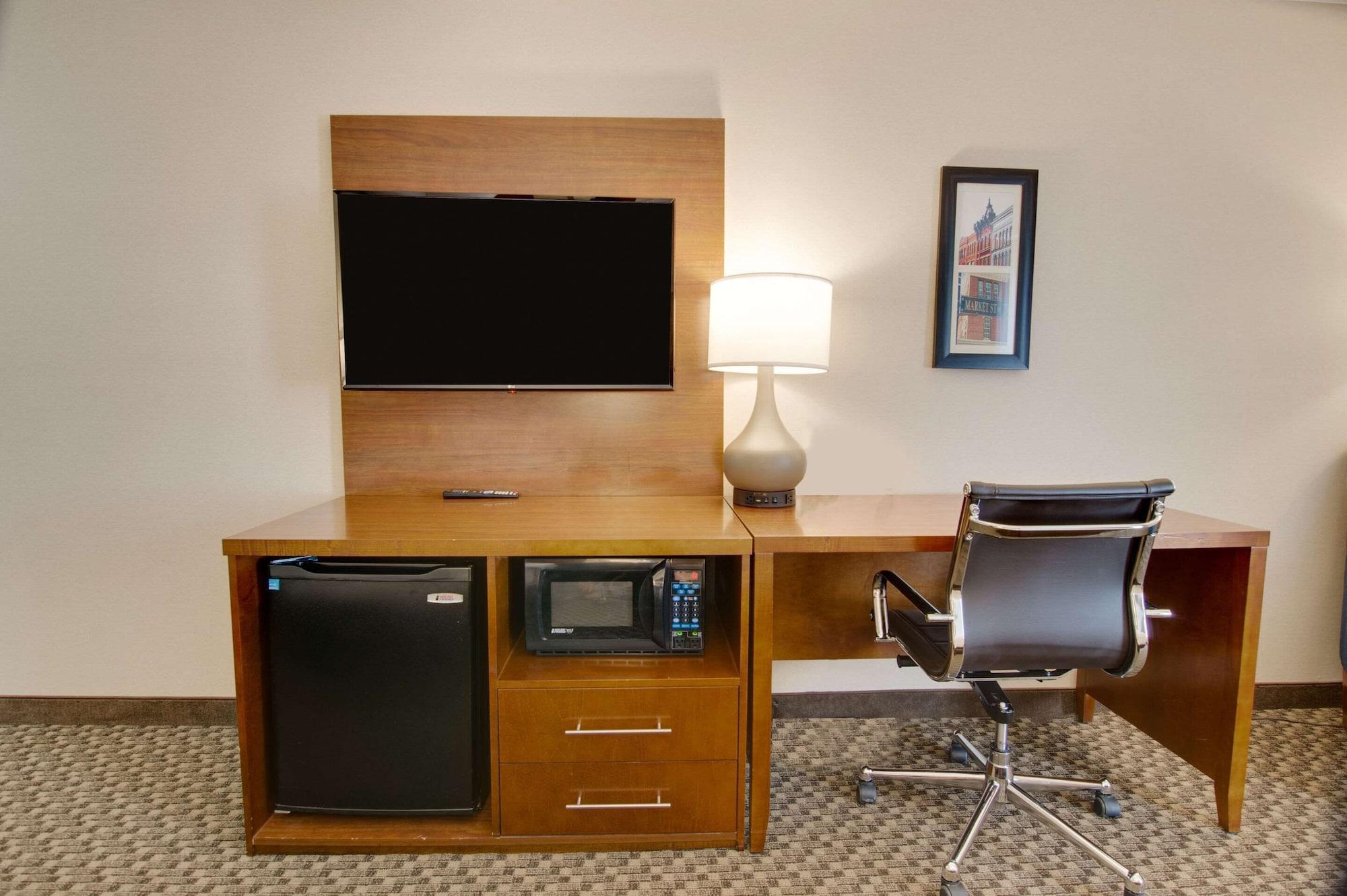 Comfort Inn Airport Roanoke Bagian luar foto