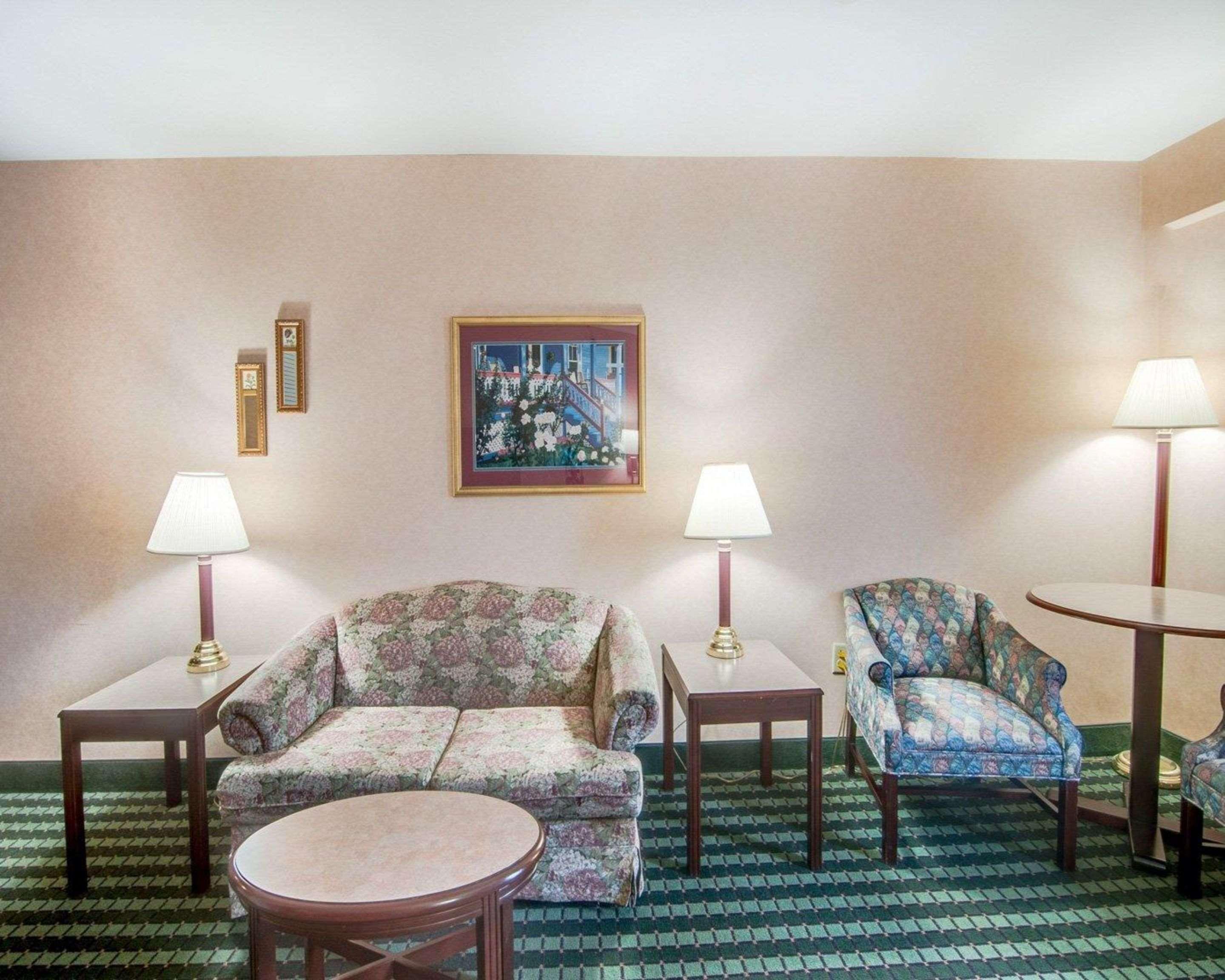 Comfort Inn Airport Roanoke Bagian luar foto