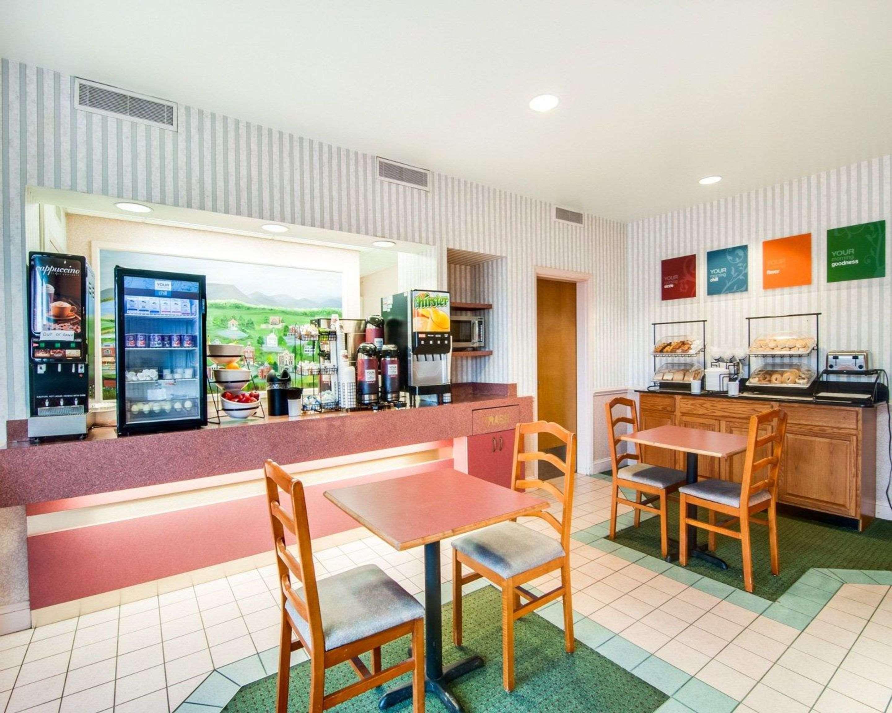 Comfort Inn Airport Roanoke Bagian luar foto