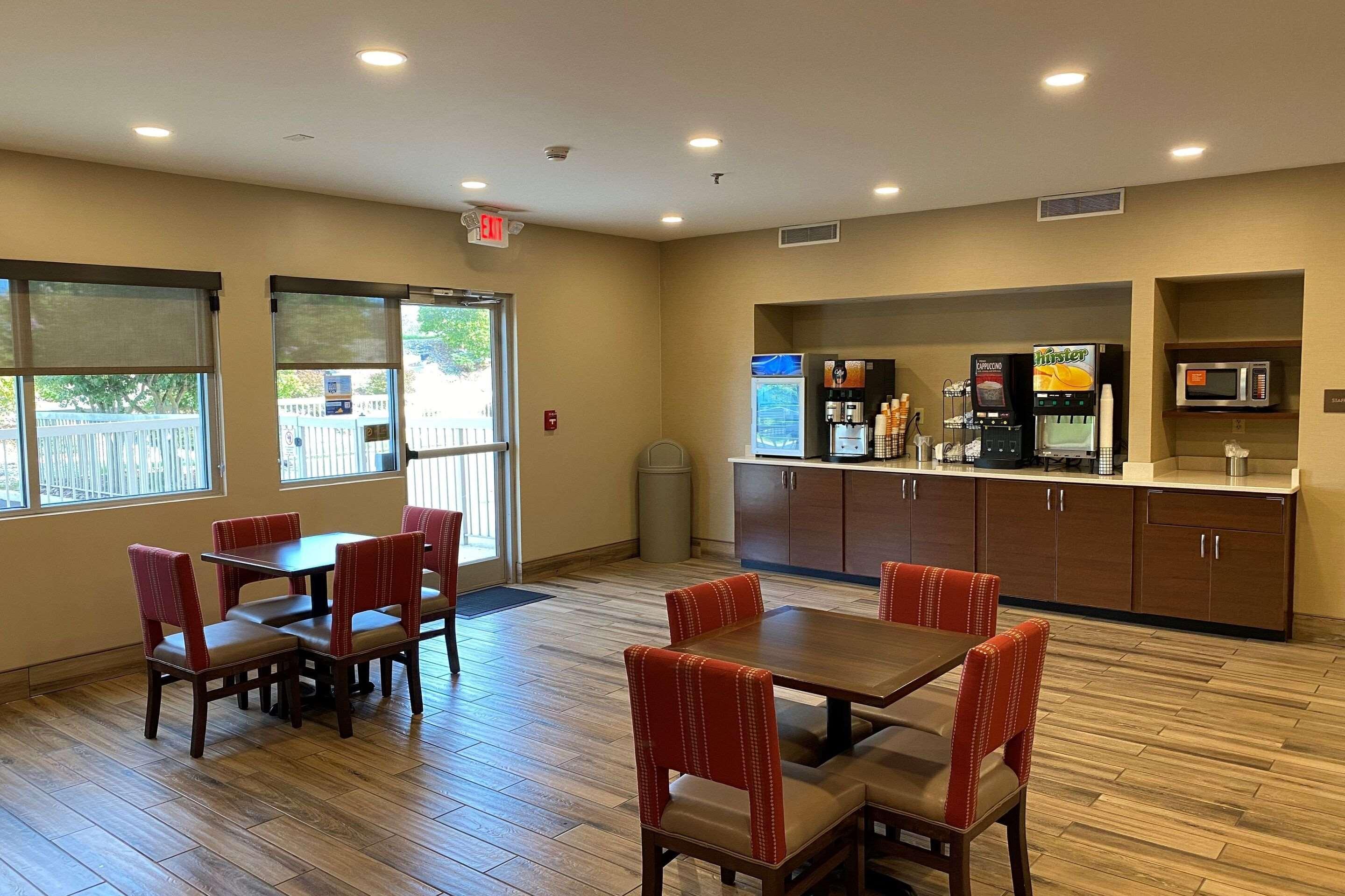 Comfort Inn Airport Roanoke Bagian luar foto