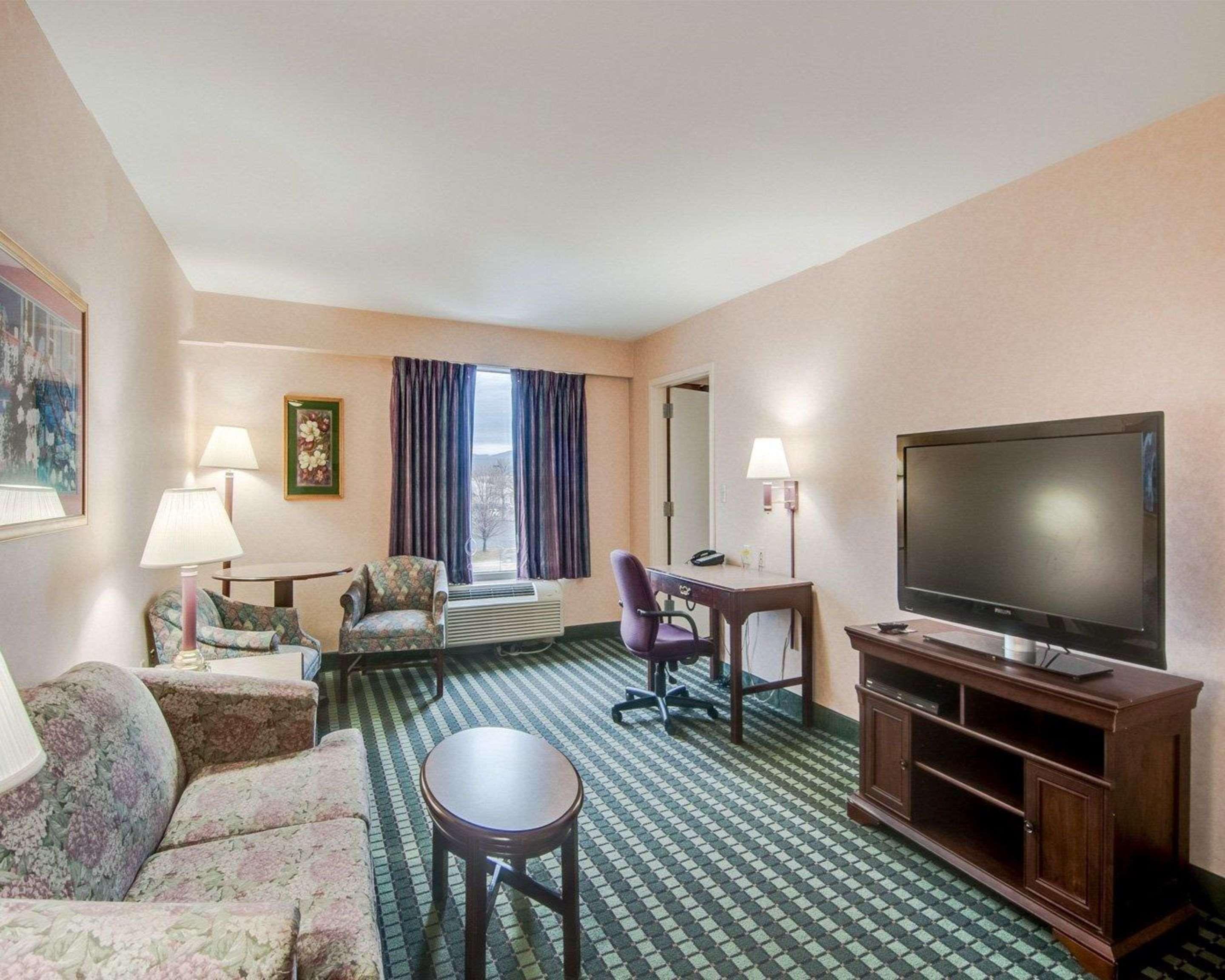Comfort Inn Airport Roanoke Bagian luar foto
