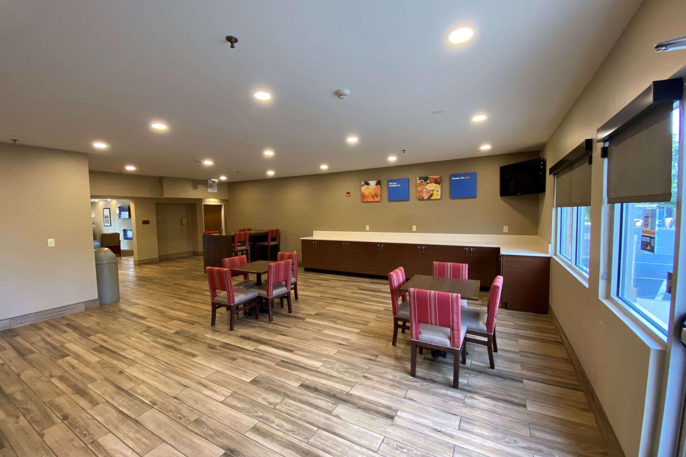 Comfort Inn Airport Roanoke Bagian luar foto